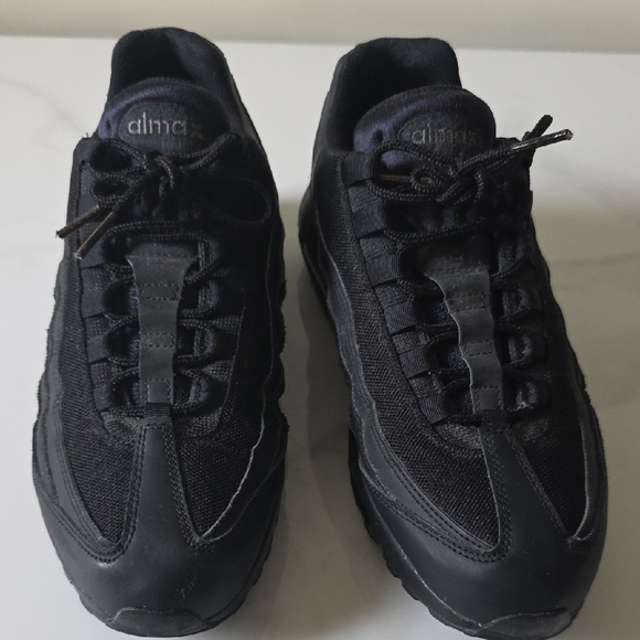 Nike Black Air Max 95 Sneakers - Picture 2 of 10